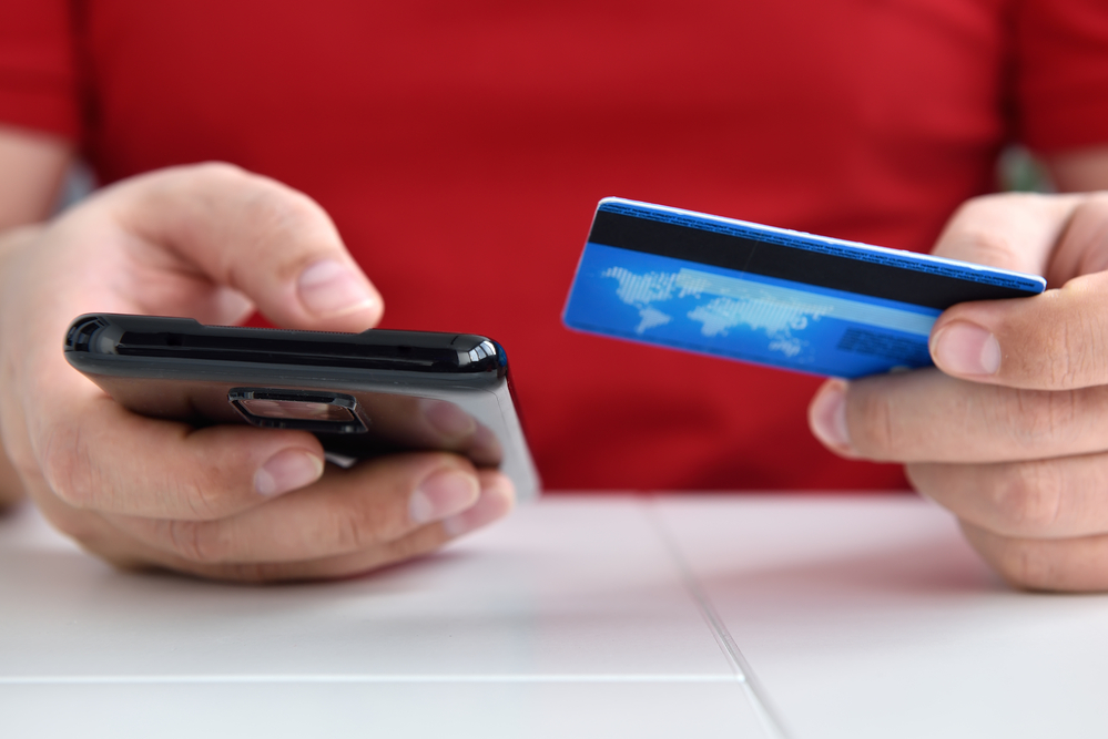 אישום: חמישה קטינים מהדרום השיגו כרטיסי אשראי גנובים והשתמשו בהם ברשת